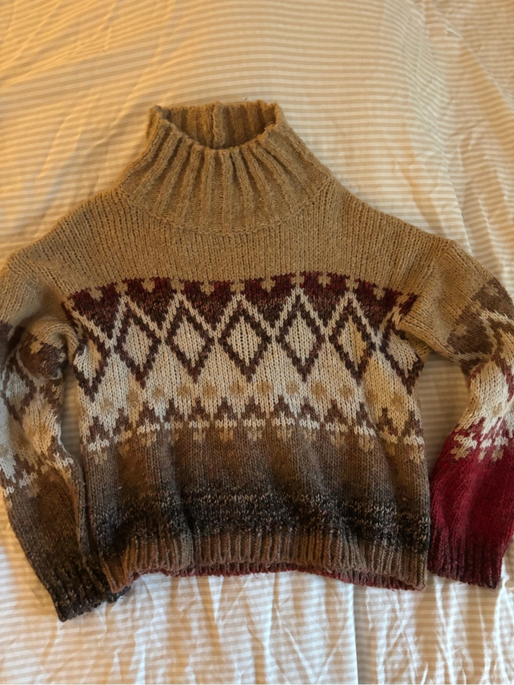 Cozy Turtleneck Sweater - Beige & Burgundy